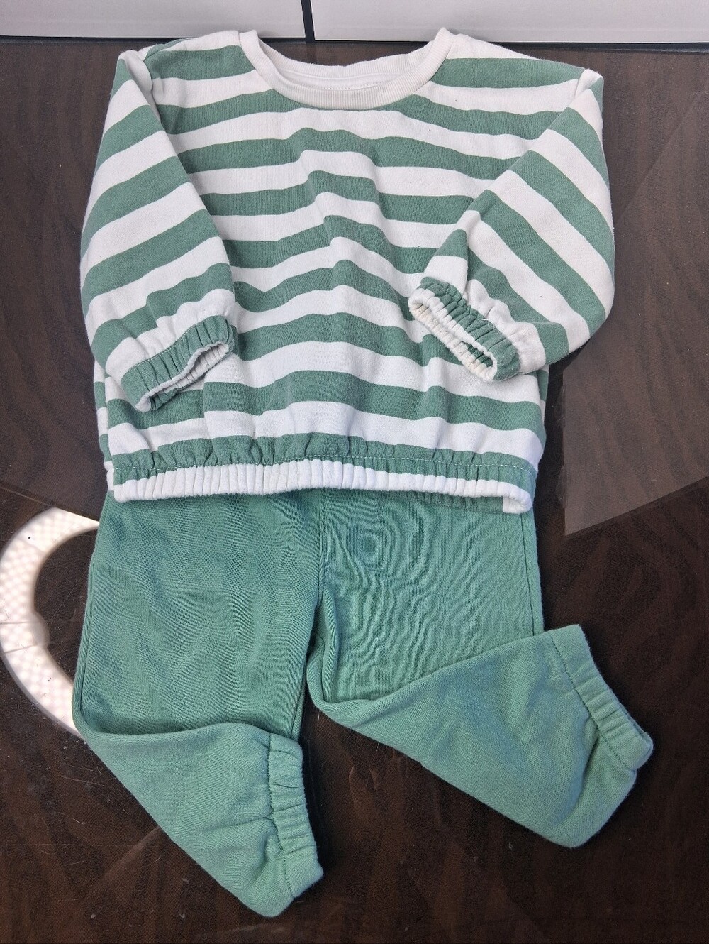 Kids Green Stripe Top and Solid Bottom Set - Primark 9-12m